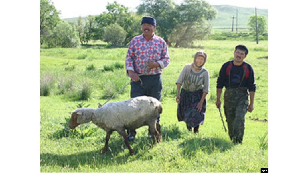 Qozog'iston neftdan katta daromad oladi, ammo uning huzurini aholining kichik bir qismi ko'rmoqda xolos