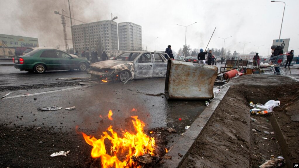 哈萨克斯坦阿拉木图市发生骚乱后的街头景象。（2022年1月7日）(photo:VOA)