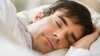 کم نیند سے انسانی دماغ سکڑ جاتا ہے: تحقیق 