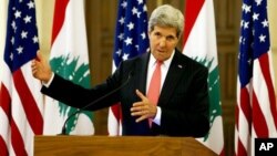 John Kerry se reunió en Beirut con el primer ministro libanés Tammam Salam y dio declaraciones a la prensa.