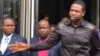 UProphet Walter Magaya ephuma emthethwandaba lapho ayesetheswa icala lokuthengisa umuthi wokulwisana legciwane leHIV iAguma 