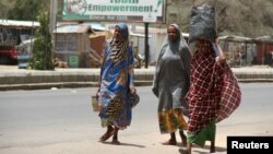 'Yan gudun hijira kusa da Maiduguri, Mayu 14, 2015.