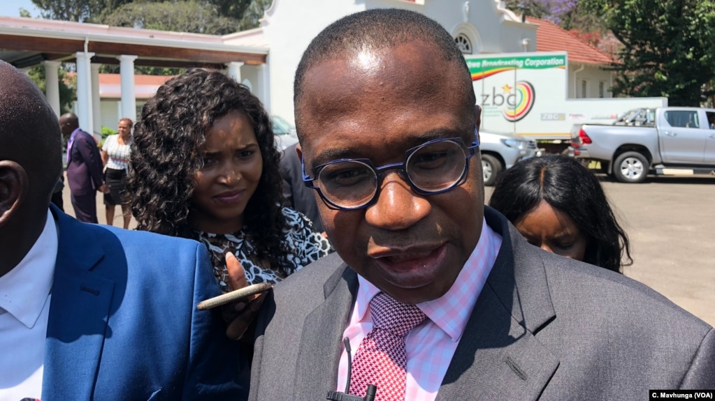 Mthuli Ncube, Zimbabwe’s new finance minister, talking to reporters after taking oath of office in Harare, Sept. 10, 2018. 