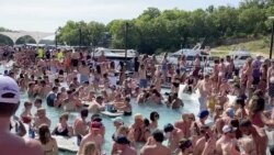 Velika grupa ljudi proslavila je Dan sećanja na bazenima u Osejdž Biču u Misuriju. Najmanje jedna osoba među njima imala je Kovid 19.