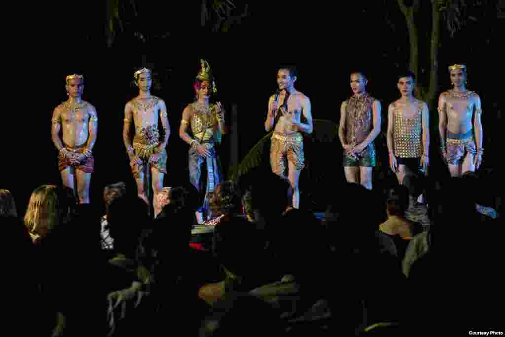 Choreographer Prumsodun Ok stands along his dancers while addressing the audience after the show, Siem Reap, Cambodia, July 15, 2017. (Photo: Enric Contreras)