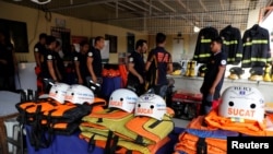 Các nhân viên cứu hộ ở Luzon chuẩn bị sẵn sàng ứng phó với siêu bão Mangkhut.