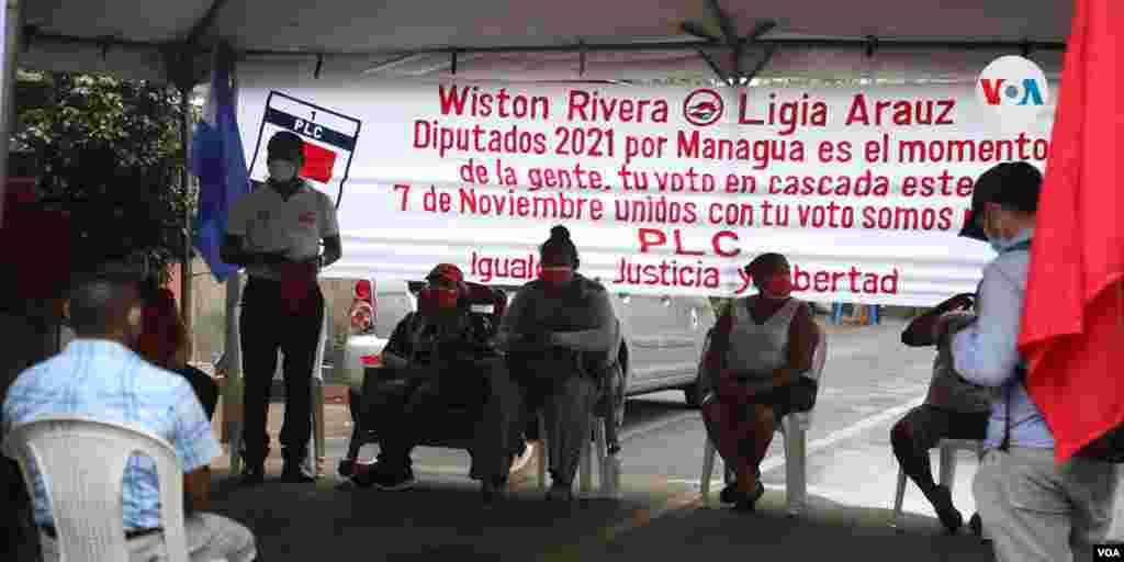 Inicialmente se encontraban un total de diez personas en la actividad proselitista del PLC en Managua.