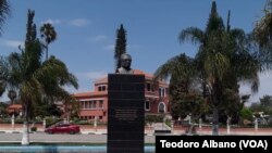 Busto de Agostinho Neto, Lubango, Huíla, Angola