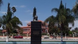Busto de Agostinho Neto, Lubango, Huíla, Angola