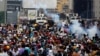 تشدید درگیری‌ها در ونزوئلا؛ معترضان به سلاح‌های دست‌ساز خانگی مجهز شدند