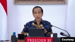 Presiden Jokowi dalam Ratas di Istana Kepresidenan di Jakarta, Senin (6/9). (Foto: Biro Setpres)