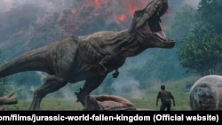 JURASSIC WORLD: FALLEN KINGDOM