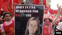 Poster aktivis perdamaian AS, Rachel Corrie diusung oleh para demonstran di Beirut (foto: dok.). Rachel Corrie yang tewas di Gaza tahun 2003 akan diabadikan menjadi nama salah satu jalan di Teheran.