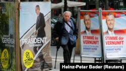  သြစတြီးယား သမ္မတလောင်းရွေးကောက်ပွဲ ပိုစတာများ။ (Vienna, Austria)