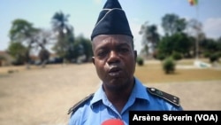 Lieutenant Aïgon Ndoudi satisfait de nouvelles techniques d'interrogatoire apprises auprès du FBI Brazzaville, le 6 septembre 2019. (VOA/Arsène Séverin)