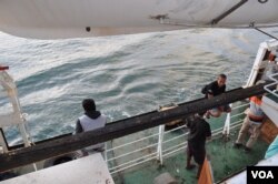 Pelni ferries are a lifeline for residents of Eastern Indonesia. (K. Varagur/VOA)