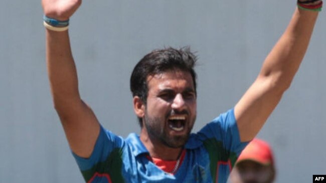 دولت زدران، بالر تیم ملی کرکت افغانستان