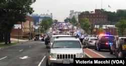 Polisi merespon laporan penembakan di US Navy Yard, Washington, 2 Juli 2015.