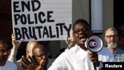미국 텍사스주 맥킨니에서 백인 경관의 흑인 청소년들에 대한 과잉 대응에 항의하는 시위가 벌어졌다.