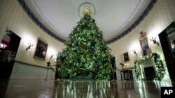 El árbol de Navidad oficial de la Casa Blanca, decorado para la temporada festiva de 2019. Dic. 2 de 2019. Foto: AP/Alex Brandon.