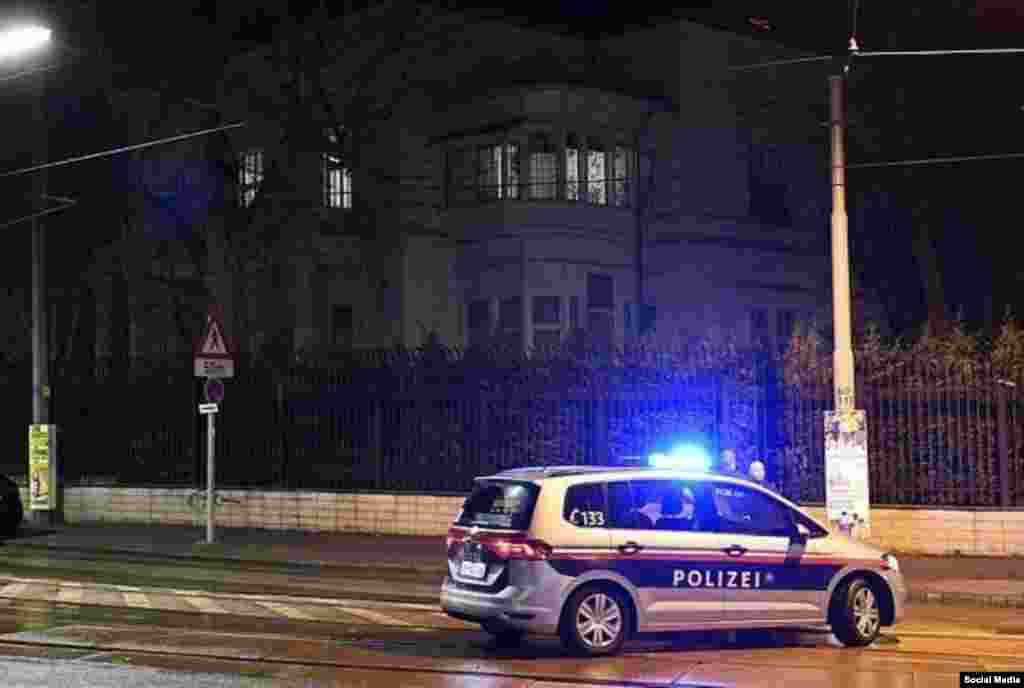 حمله به اقامتگاه سفیر ایران در اتریش یک کشته برجای گذاشت. پلیس می گوید مرد ۲۶ ساله با سلاح سرد به این محل حمله کرد که با گلوله کشته شد.