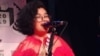 Dhira Bongs membawakan lagu baru di panggung SXSW di kota Austin, Texas (VOA/Naratama).