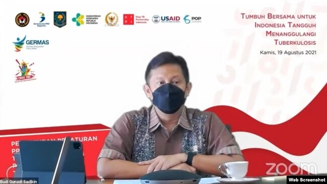 Menteri Kesehatan, Budi Gunadi Sadikin dalam webinar Peluncuran Peraturan Presiden Nomor 67 Tahun 2021 Tentang Penanggulangan Tuberkulosis, Kamis, 19 Agustus 2021. (Foto: VOA)