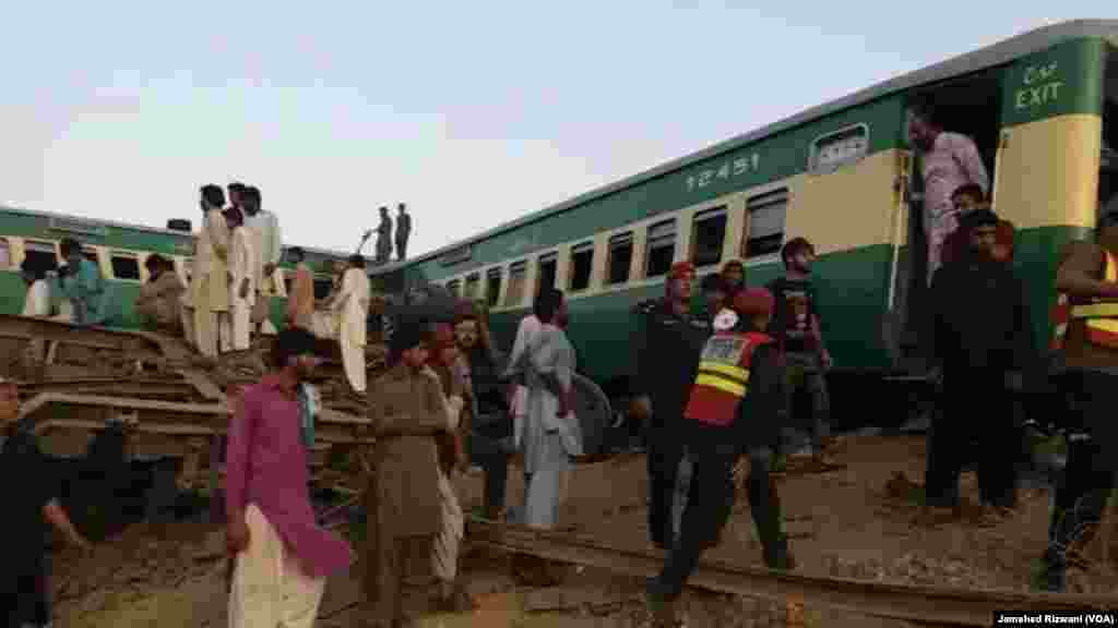 ریلوے حکام کا کہنا ہے کہ بظاہر لگتا ہے کہ حادثہ بروقت کانٹا تبدیل نہ کرنے کے باعث پیش آیا۔ تاہم حادثے کی اصل وجوہات کا تعین تحقیقات مکمل ہونے کے بعد ہی ہوسکے گا۔