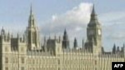 Britaniyanın Liberal Demokratlar partiyası Mühafizəkarlar partiyası ilə müzakirələrə başlayıb