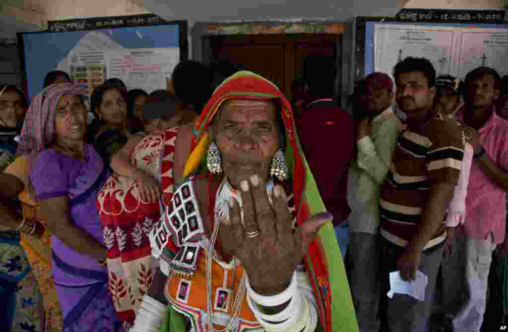 در انتخابات هند حدود ۹۰۰ میلیون رای دهنده اشتراک کرده است