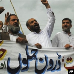 Des militants du parti pakistanais Jamaat-e-Islami protestant contre l'élimination d'Oussama Ben Lden