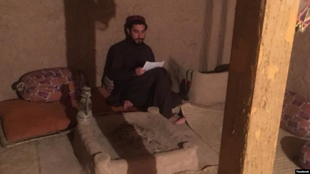 منظور پښتین په یوه پښتنی جونګړه کې.