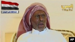 Serokê Yemenê Alî Abdullah Salih, piştî êrîşa bombeyî ya dijî wî xwane dibe.
