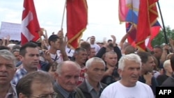 Mijëra serbë marrin pjesë në manifestimet e Gazimestanit