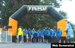 The Ahmadiyya Muslim Youth Association hosted a 5K run/walk to raise money for a local food bank and an international charity in Washington, D.C., Oct. 1, 2016.