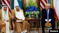 美國總統川普與科威特元首薩巴赫在沙特阿拉伯會面（2017年5月21日）