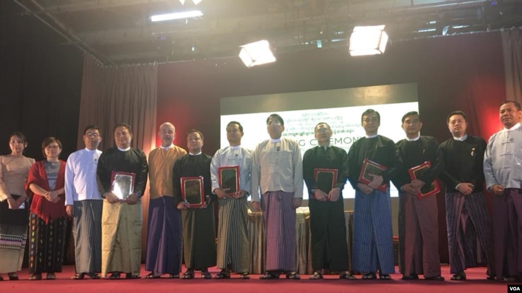 MRTV ႏွင့္ ရုပ္သံလိုင္းသစ္ ၅ ခု လက္မွတ္ထိုးပြဲ