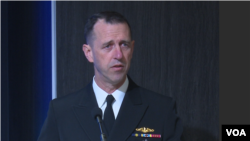 美國海軍作戰部長理查森2017年4月27日在布魯金斯研究院發表演說 （美國之音黎堡拍攝)