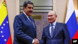 El gobierno de Rusia es aliado del presidente en disputa de Venezuela, y no reconoce al presidente interino Juan Guaidó, a diferencia de países como EE.UU., naciones latinoamericanos y europeas.