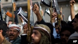 Des miliciens houthis au Yémen(AP Photo/Hani Mohammed)