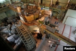 Reaktor nuklir terlihat di fasilitas penelitian nuklir di Kyiv, Ukraina, 23 Maret 2012. (Foto: Reuters)