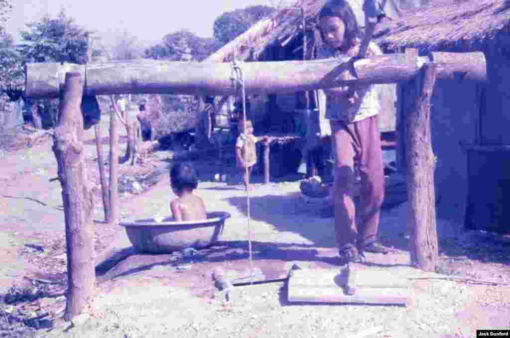 Children at Nong Samet, January 1982. (Jack Dunford)