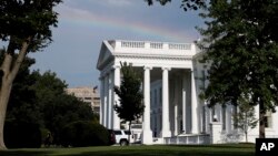 Sayap North Protico Gedung Putih setelah hujan, 24 Juli 2017, di Washington.