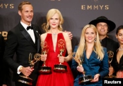Alexander Skarsgard, Nicole Kidman, Reese Witherspoon and others pose with their Emmy for Outstanding Limited Series for "Big Little Lies" at the 69th Primetime Emmy Awards, Los Angeles, California, Sept. 17, 2017.