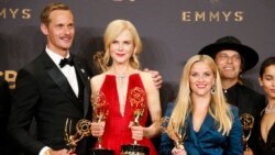 Alexander Skarsgard, Nicole Kidman et Reese Witherspoon aux Emmy Awards pour la série télévisée "Big Little Lies" à Los Angeles, le 17 septembre 2017.