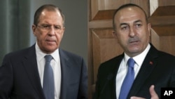 Rusiya xarici işlər naziri Sergey Lavrov and Türkiyənin xarici işlər naziri Mövlud Çavuşoglu