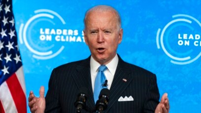 Tổng thống Joe Biden, trong bức ảnh chụp ngày 23/4 tại cuộc họp thượng đỉnh về khí hậu trực tuyến từ Nhà Trắng, đã gửi thư cảm ơn Chủ tịch Việt Nam Nguyễn Xuân Phúc vì đóng góp cho thành công của hội nghị này.