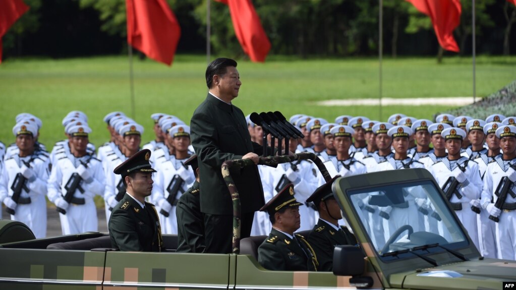 2017年6月30日，中国国家主席习近平在香港阅兵。