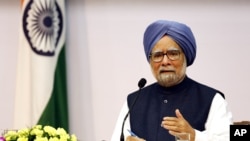 Indian Prime Minster Manmohan Singh addresses a press conference, in New Delhi, India, Friday, Jan. 3, 2014.