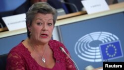 La commissaire européenne aux Affaires intérieures, Ylva Johansson, devant le Parlement européen à Bruxelles, le 1er octobre 2019. Le 7 juin 2020, Mme Johansson a annoncé des mesures pour combattre les abus sexuels contre les enfants. (REUTERS/Yves Herman)